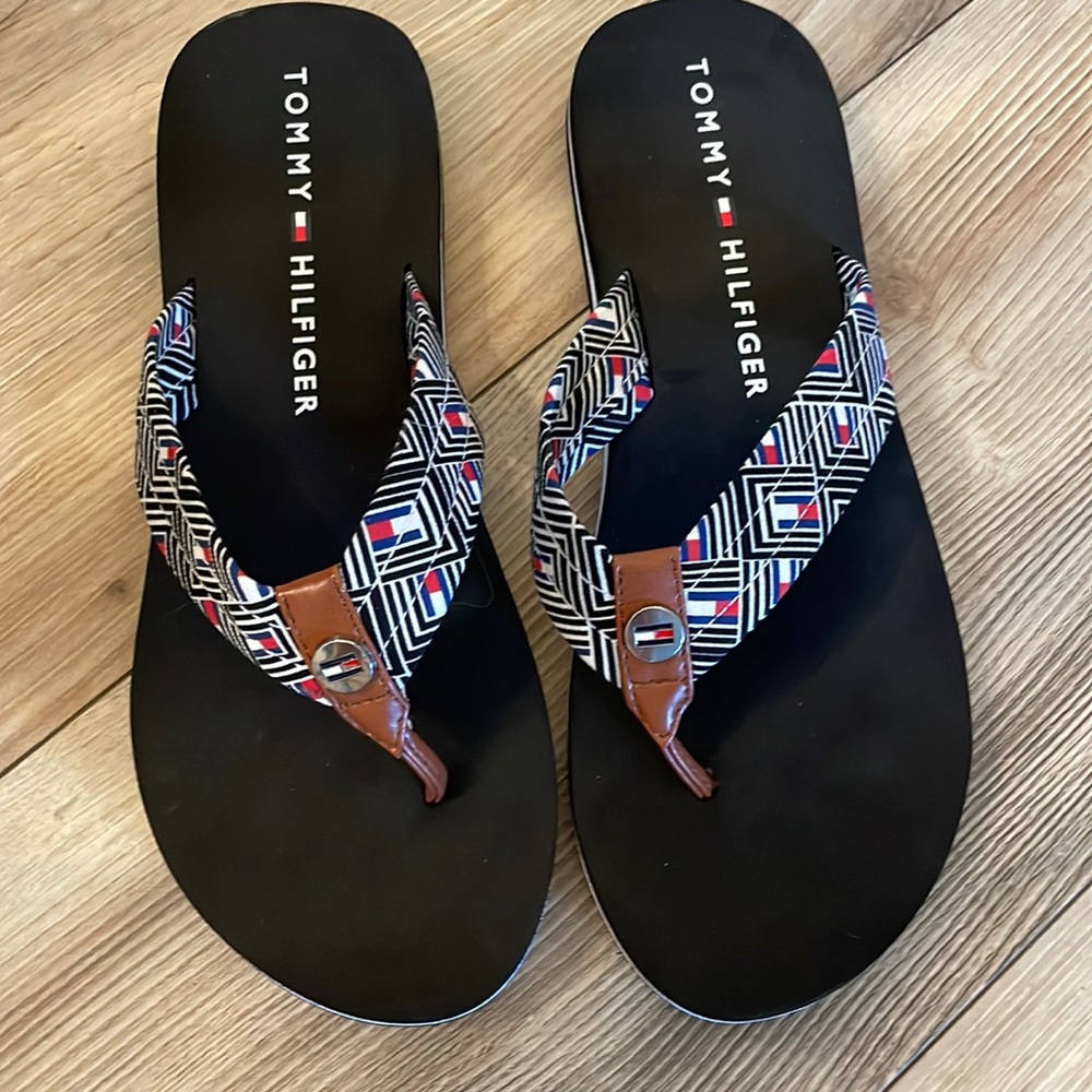 Tommy Hilfiger flip flops new